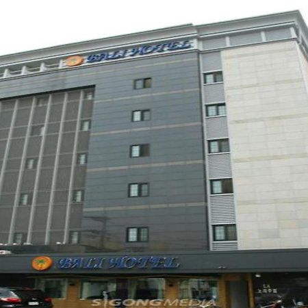 Bali Tourist Hotel Seoel Buitenkant foto