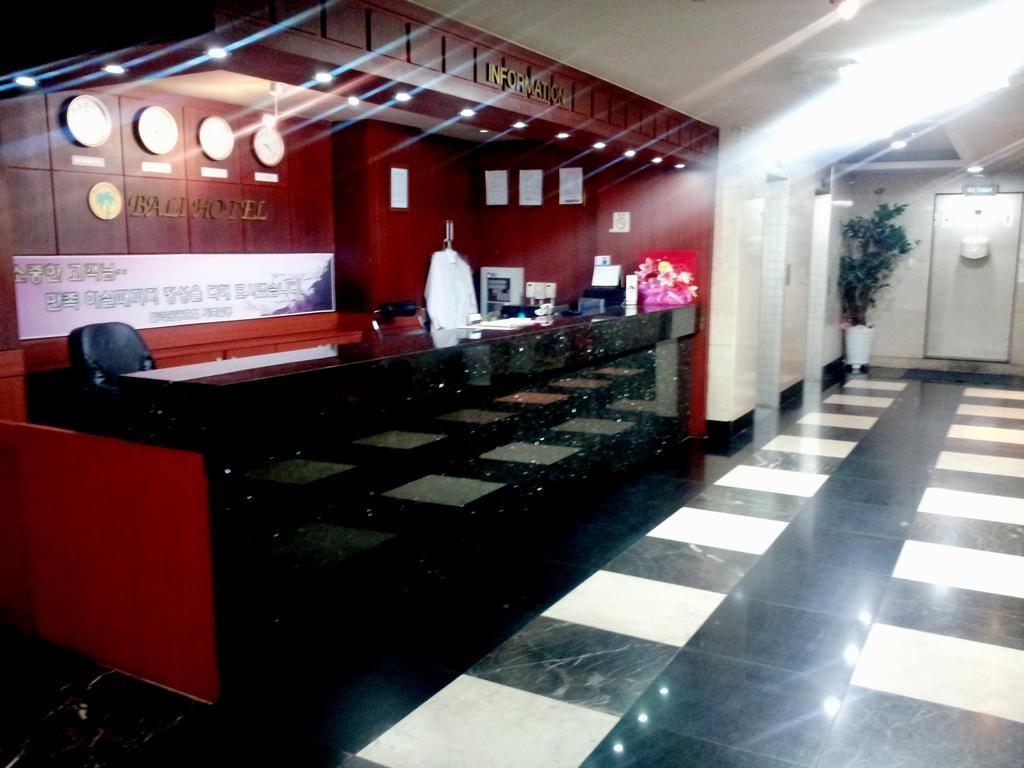 Bali Tourist Hotel Seoel Buitenkant foto